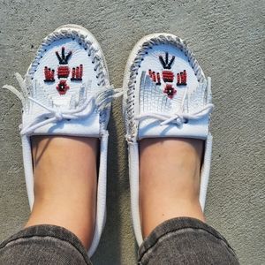Minnetonka White Beaded Moccasins
